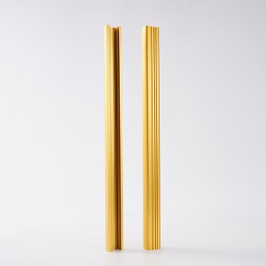 Small aluminum parts with oxidation coloring
